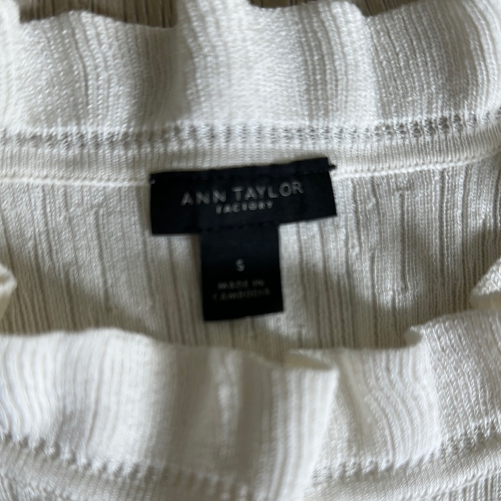 Ann Taylor White Ribbed Ruffled Tank Top - Picture 2 of 2
